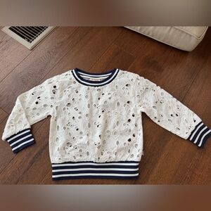 New embroidered detail top. Size 4/5Y